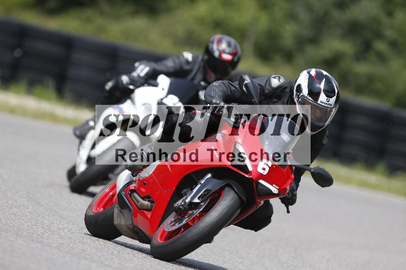 /27 12.06.2025 Ducati Schweiz Trackday Warmup  ADR/blau-bleu/6